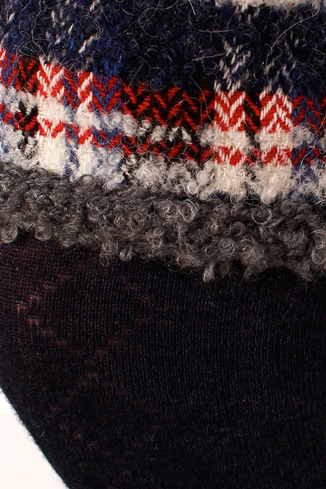 SKIRT KNEE SLIT AT BACK 6