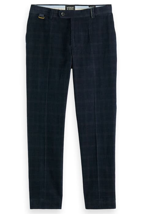 STUART - REGULAR SLIM-FIT CORDUROY CHINO COMBO A by Scotch & Soda