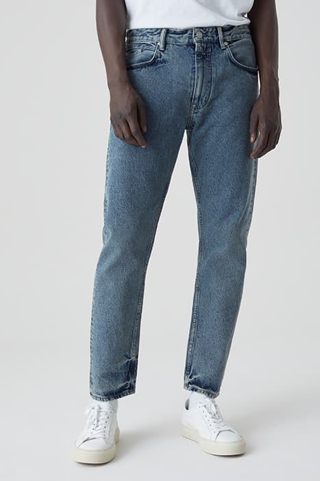 COOPER TAPERED JEANS MID BLUE by Closed