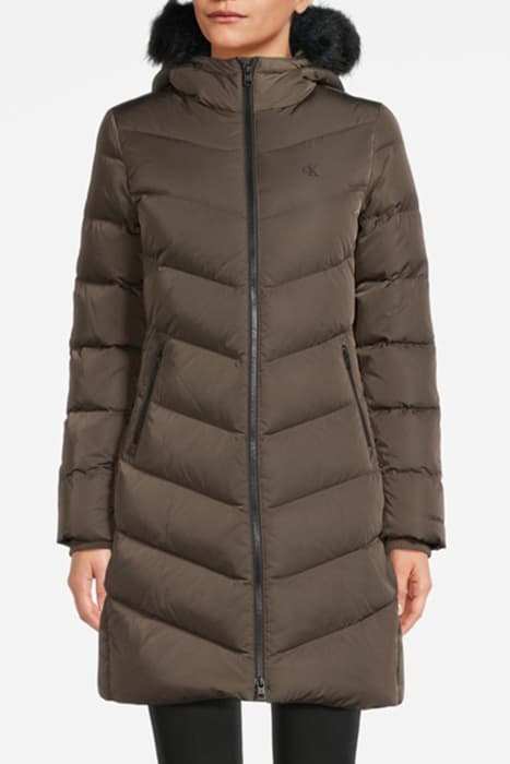 EO/ LONG DOWN PUFFER BLACK OLIVE by Calvin Klein