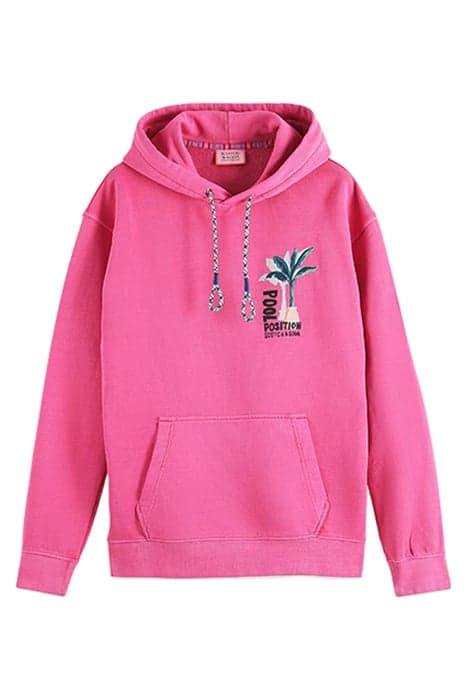 GARMENT DYE ARTWORK HOODIE CERISE by Scotch & Soda