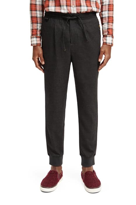 SEASONAL - RELAXED SLIM BRUSHED WOOL BLEND PLEATED JOGGER VI by Scotch & Soda