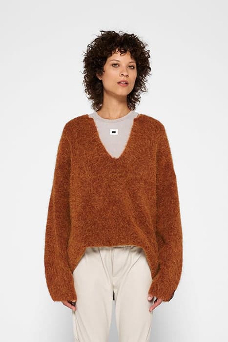 OVERSIZED SWEATER HAIRY KNIT SADDLE BROWN by 10DAYS