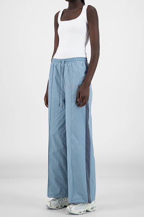 LIGHT BLUE REFLECTIVE HIFARE PANTS by Daily Paper