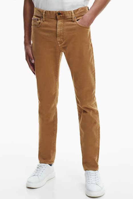 SLIM BLEECKER SSTR COLOR DENIM DESERT KHAKI by Tommy Hilfiger