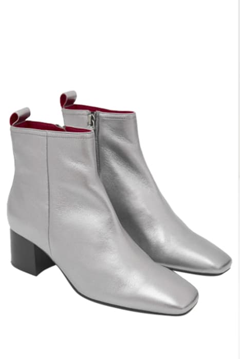 SARAH SQUARE TOE ANKLE BOOT SLV TN MET by White Stuff