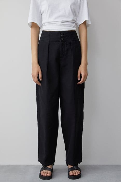 CLOSED WOMEN PHYLLIS PANTS BLACK by Closed