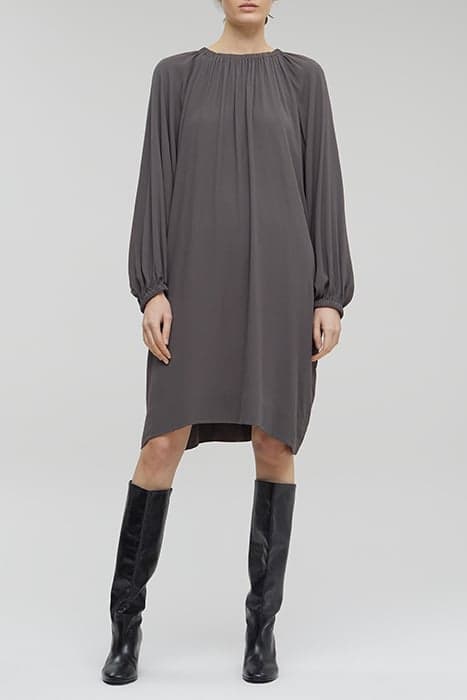 WOMEN GATHERED DRESS DARK NICKEL by Closed