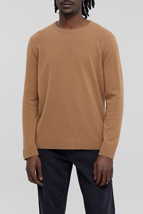 CLOSED MEN ROUND-NECK FINE-KNIT WALNUT by Closed