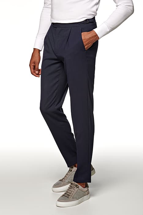 NAVY PLEATED AMES TROUSERS by Suitsupply