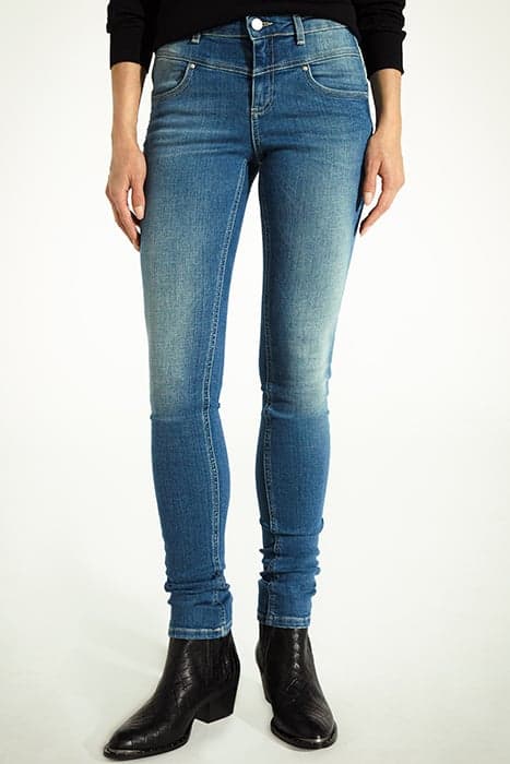 BLUE PIERCED SCULPT-UP MID-WAIST SLIM JEANS by IKKS