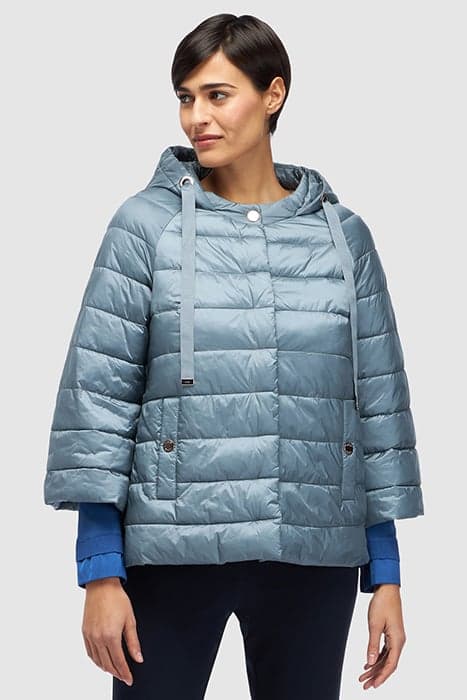 CAPE-STYLE LIGHTWEIGHT DOWN JACKET LIGHT BLUE by Oltre