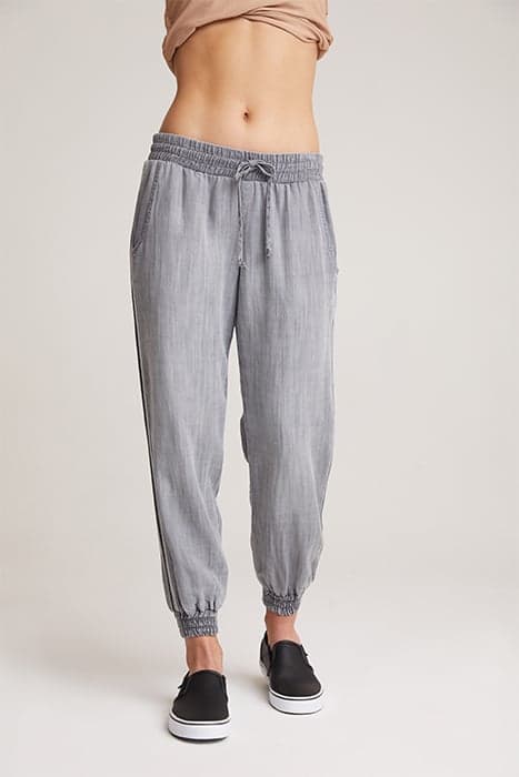 TRIMMED SIDE SEAM JOGGER GREY SHADOWS by Bella Dahl