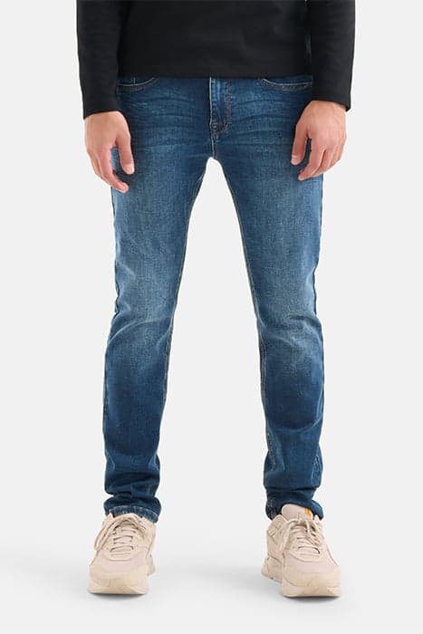 MM-LUCAS SLIM GYM DARK DENIM L36 DARKDENIM by Shoeby