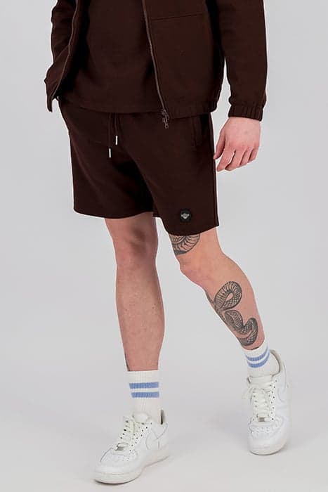 ESSENTIAL SHORT BROWN by Black Bananas