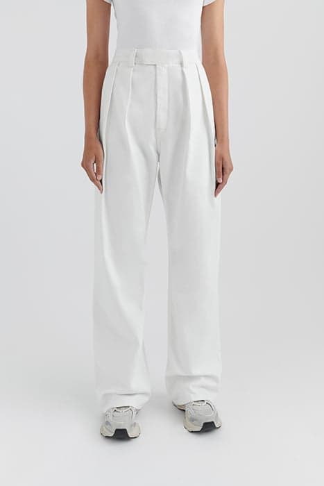 MAZE PLEATED DENIM TROUSERS WHITE by Axel Arigato