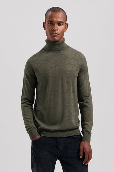 DS_DESTIN TURTLE NECK DARK ARMY by Dstrezzed