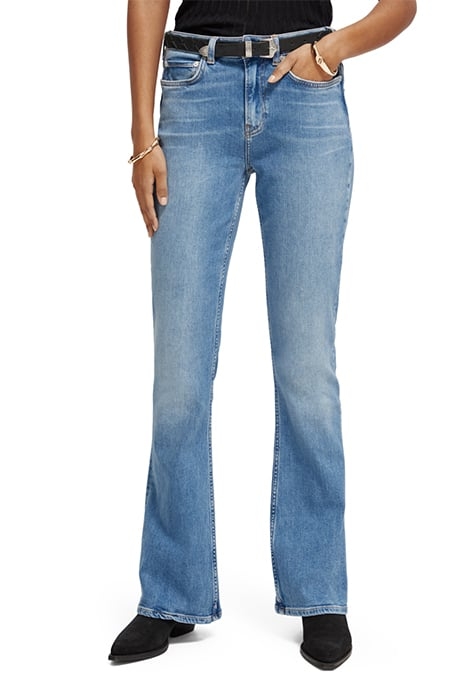 THE CHARM FLARED JEANS – CLEAR SKIES 1