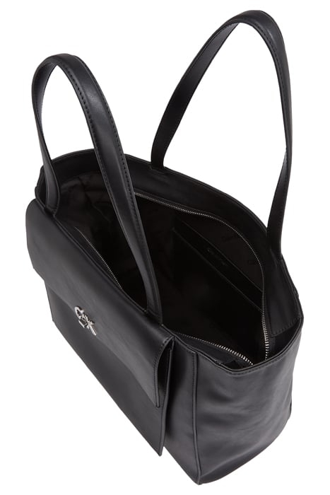 CK MEDIUM SHOPPER PVH BLACK 4