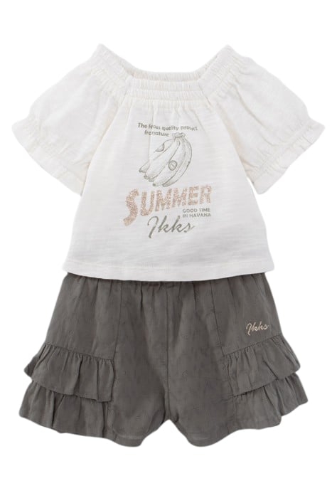 BABY GIRLS’ ECRU TOP AND KHAKI SHORTS 1
