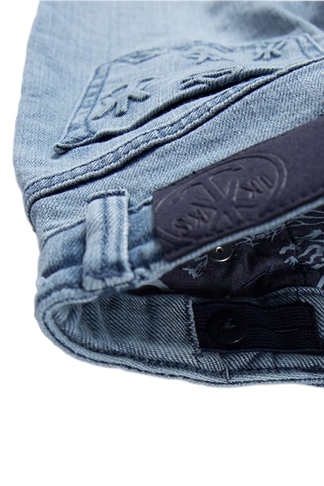 BOYS’ BLUE STRAIGHT JEANS WITH EMBOSSED ANCHORS 5