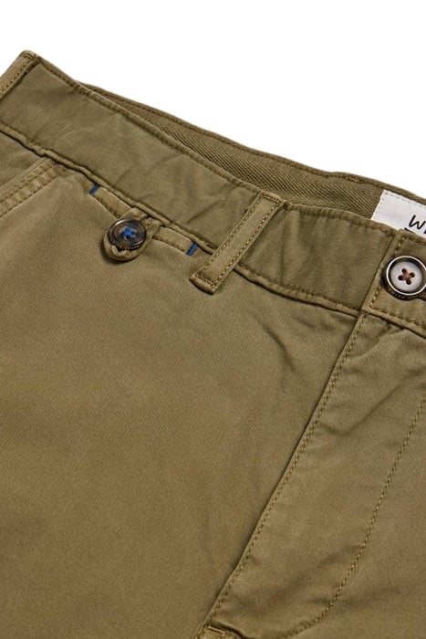 SUTTON ORGANIC CHINO SHORT DARK GREEN 4